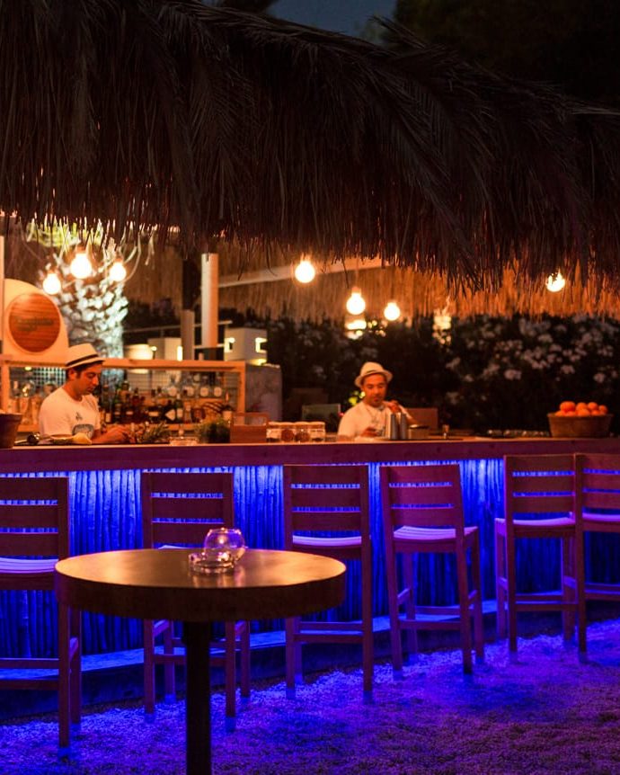 Pool Bar